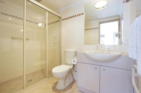 Lhotsky Apartments - Darwin Holiday 2