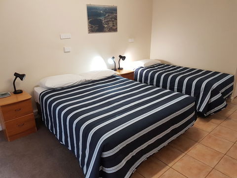Emu Point Motel & Apartments - Darwin Holiday 5