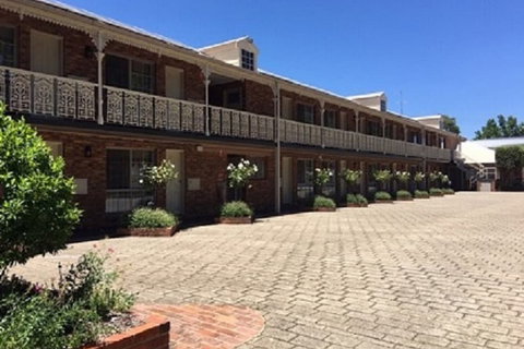 Hermitage Motor Inn - Darwin Holiday 1