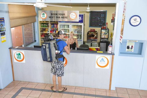 Coffs Harbour YHA Hostel / Backpackers - Darwin Holiday 7