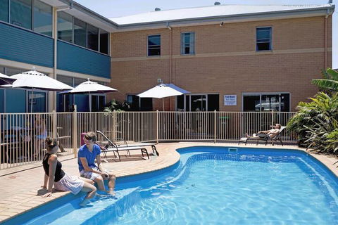 Coffs Harbour YHA Hostel / Backpackers - Darwin Holiday 1