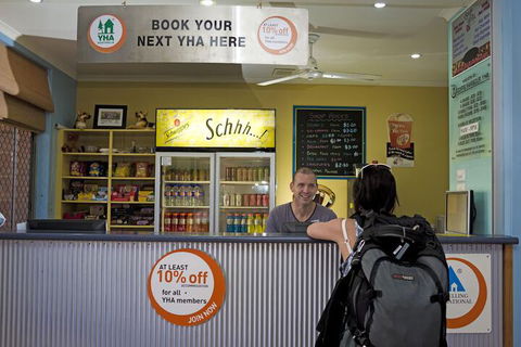 Coffs Harbour YHA Hostel / Backpackers - Darwin Holiday 6