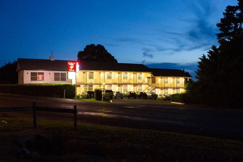 Colonial Lodge Motor Inn Yass - Darwin Holiday 6