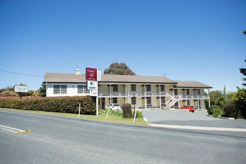 Colonial Lodge Motor Inn Yass - Darwin Holiday 0