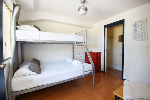 Caloundra Backpackers - Hostel - Darwin Holiday 1