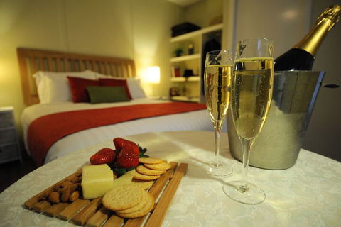 Gisborne Peak Winery Cottages - Darwin Holiday 4