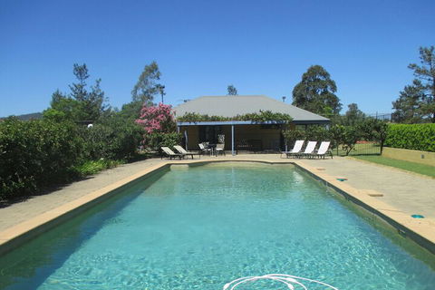 Tranquil Vale Vineyard & Cottages - Darwin Holiday 5