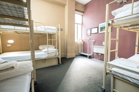 Melbourne Central YHA Hostel - Darwin Holiday 5