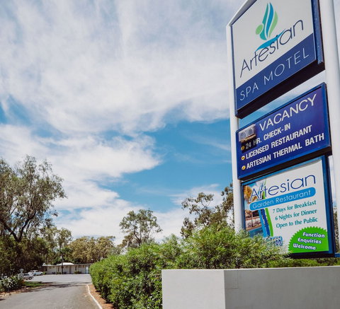 Artesian Spa Motel - Darwin Holiday 1