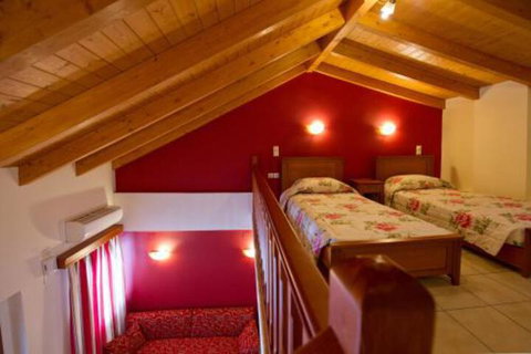 Shaws On The Shore - Darwin Holiday 1