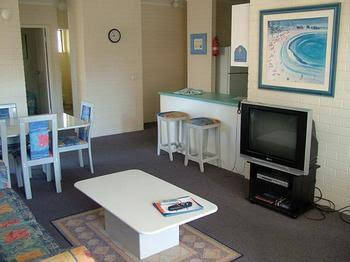 Broadbeach Central Holiday Units - Darwin Holiday 0