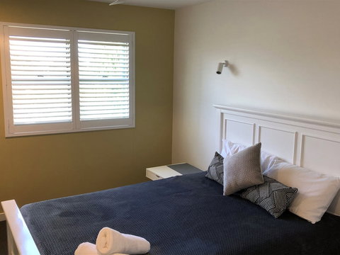 Camargue Beachfront Apartments - Darwin Holiday 4