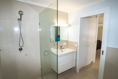 Myuna Holiday Apartments - Darwin Holiday 2