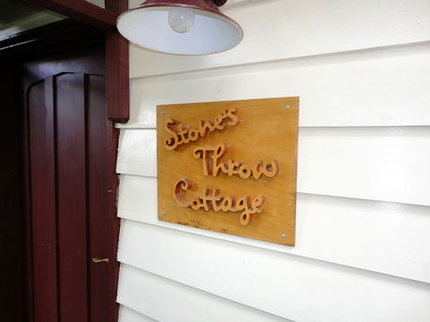Stones Throw Cottage Bed & Breakfast - Darwin Holiday 0