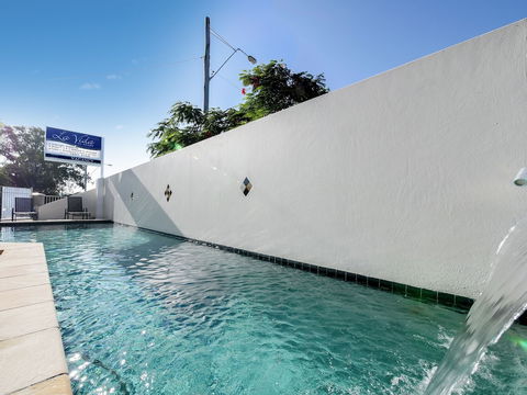 La Vida On Anzac - Darwin Holiday 1