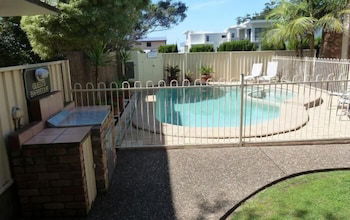 Mollymook Surfbeach Motel And Apartments - Darwin Holiday 2