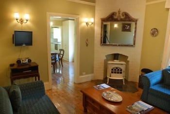 Leura Lady - Darwin Holiday 1