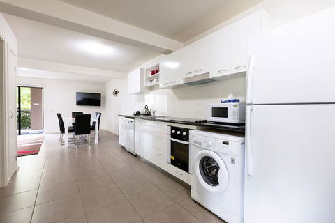 Apex Park Holiday Apartments - Darwin Holiday 1