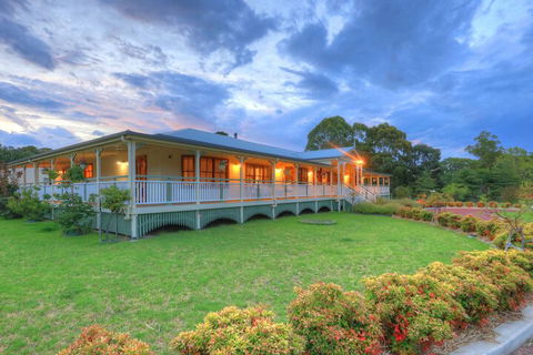 Logger's Rest - Darwin Holiday 1