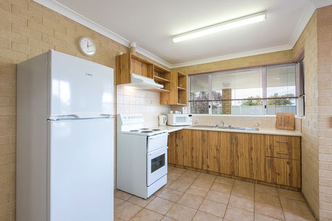 Albany Holiday Units - Darwin Holiday 2