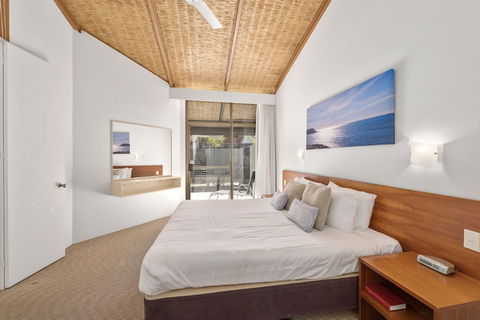 Nautilus Beachfront Villas & Spa - Darwin Holiday 0