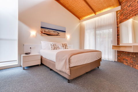 Nautilus Beachfront Villas & Spa - Darwin Holiday 1