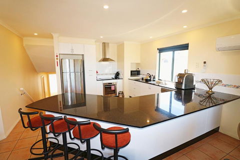 Ocean Breakers - Darwin Holiday 2