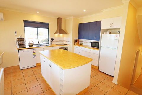 Ocean Breakers - Darwin Holiday 4