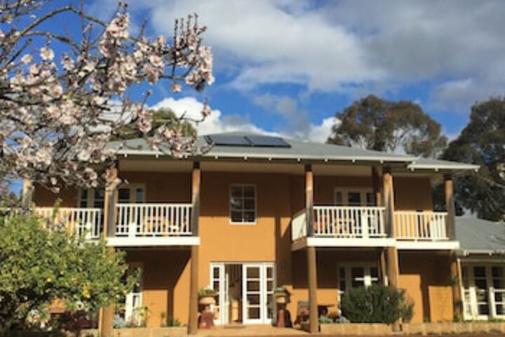 Yallingup Siding WA Darwin Holiday