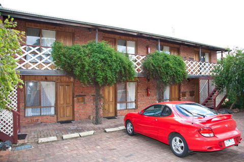 Diamond House Heritage Restaurant & Motor Inn - Darwin Holiday 1