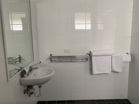 Bishop's Lodge Motor Inn - Darwin Holiday 2