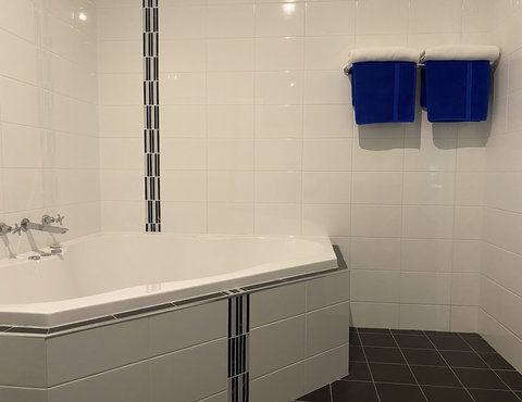 Bishop's Lodge Motor Inn - Darwin Holiday 3