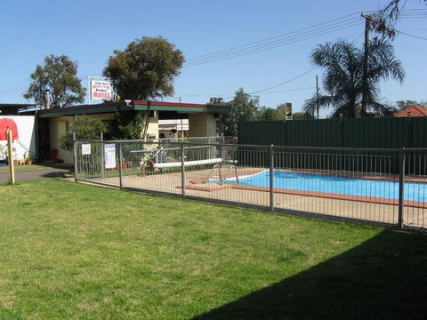 Peak Hill Golden Peak Budget Motel - Darwin Holiday 3
