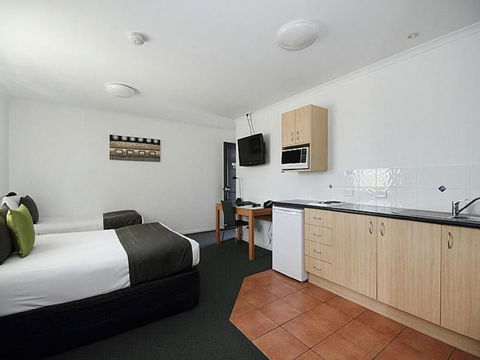 Browns Plains Motor Inn - Darwin Holiday 3