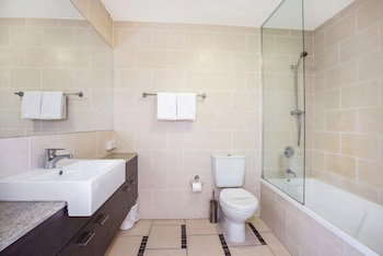 Stradbroke Island Beach Hotel - Darwin Holiday 5