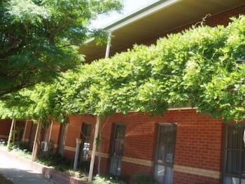 Caledonian Hotel Motel - Darwin Holiday 0