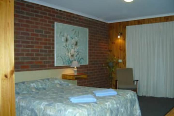 Tooleybuc ACT Darwin Holiday
