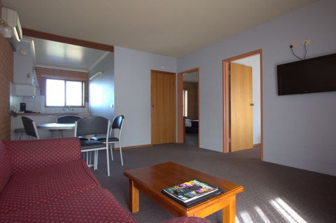 Blue Whale Motor Inn & Apartments - Darwin Holiday 2