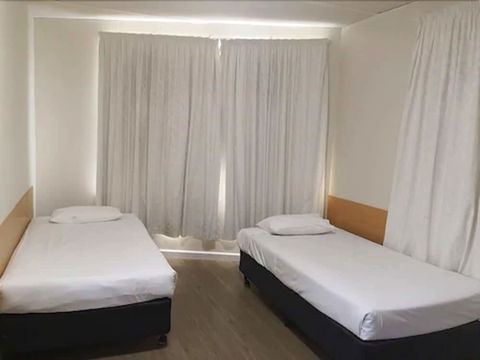 Dandenong Motel - Darwin Holiday 2