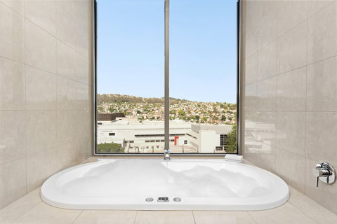 Mantra Charles Hotel - Darwin Holiday 6