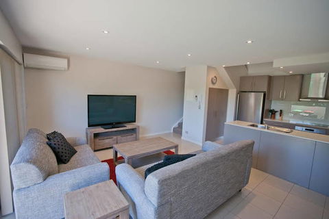 K Bay 7 - Darwin Holiday 0