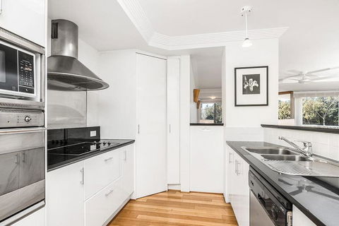 3 / 54 Lawson St. The Palms 3 - Darwin Holiday 1