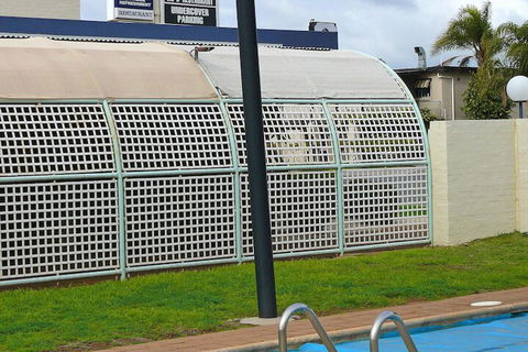 Charles Sturt Motor Inn West Wyalong - Darwin Holiday 7