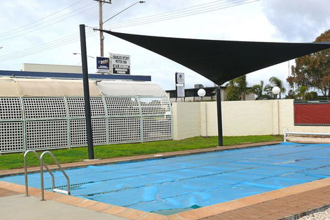 Charles Sturt Motor Inn West Wyalong - Darwin Holiday 6