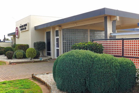 Charles Sturt Motor Inn West Wyalong - Darwin Holiday 5