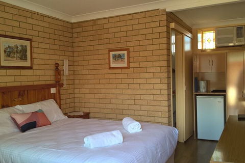 Lake Front Motel - Darwin Holiday 4