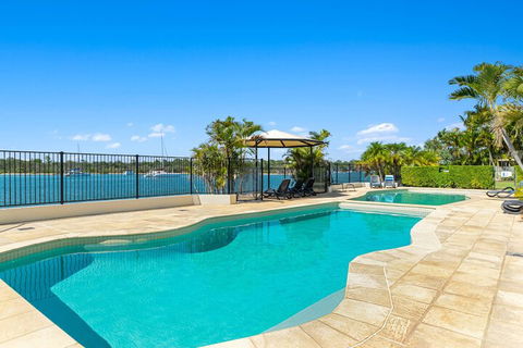 Aqua Linea - Darwin Holiday 2