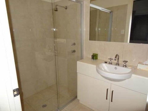 Hahndorf Oak Tree Cottages - Darwin Holiday 3