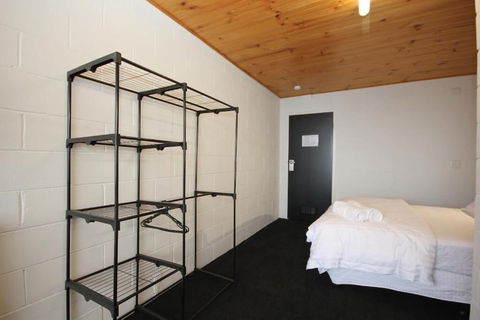 Falls Creek Hotel - Darwin Holiday 4