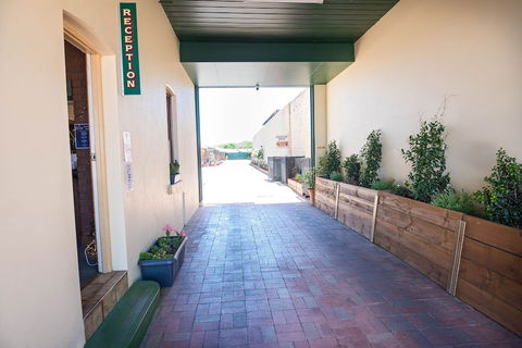 Elm Court Motel - Darwin Holiday 4